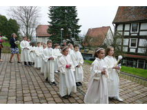 Feier der 1. Heiligen Kommunion in Sankt Crescentius (Foto: Karl-Franz Thiede)